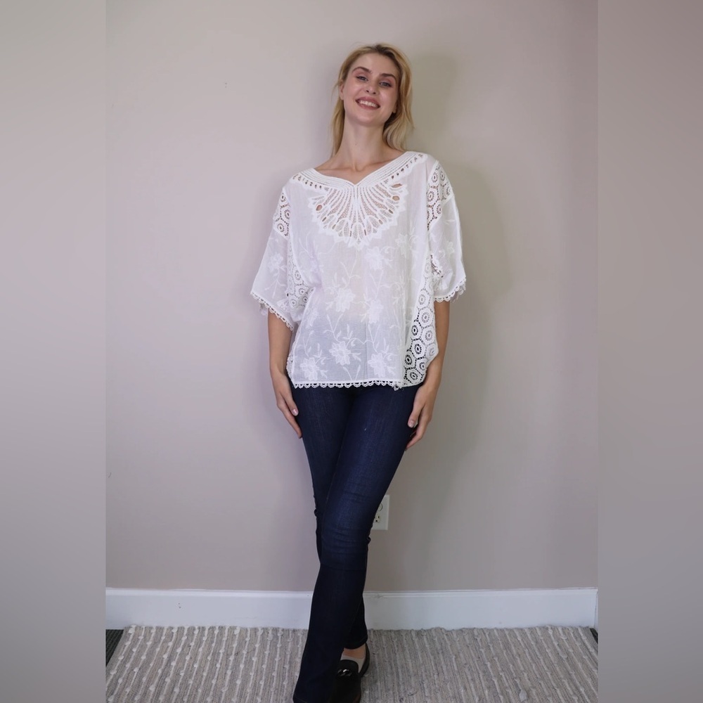 PAPILLON White Embroidered Batwing Sleeve Blouse w Crochet Detailing sz M - Picture 3 of 10